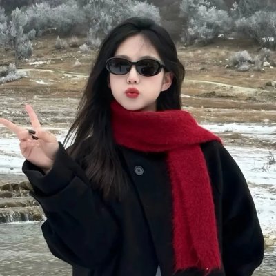 惠特妮·卡明：我能摸摸吗？